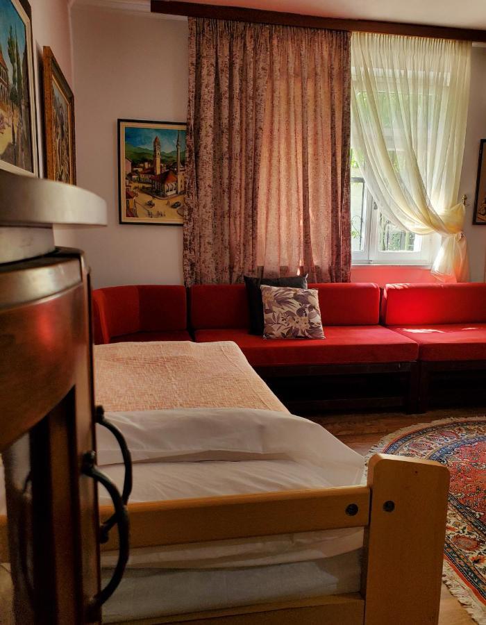 Unique Traditional House, Hosted By J&G Tirana Esterno foto
