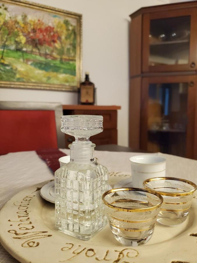 Unique Traditional House, Hosted By J&G Tirana Esterno foto
